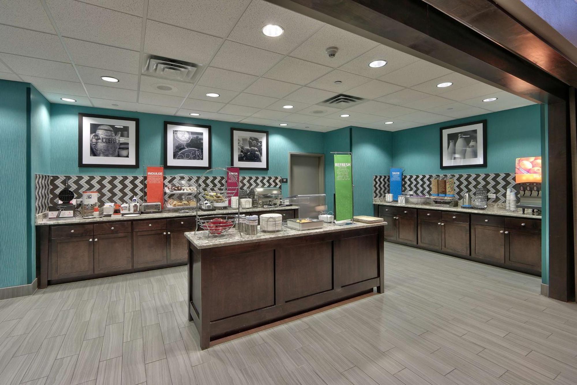 Hampton Inn & Suites Albuquerque Airport Экстерьер фото