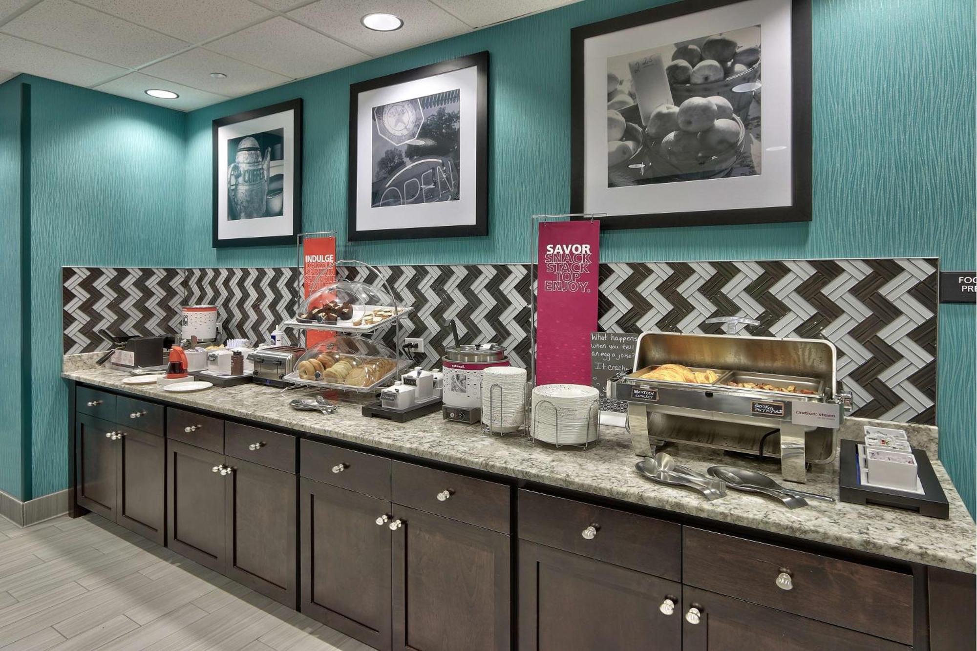 Hampton Inn & Suites Albuquerque Airport Экстерьер фото